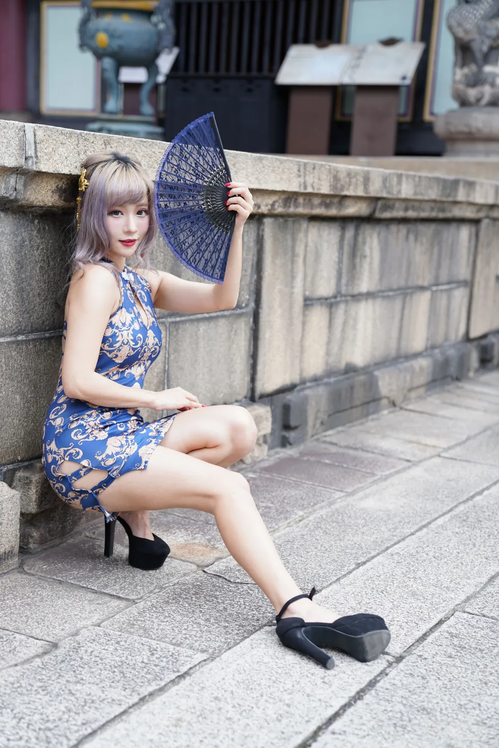 [Mzsock] NO.149 Xue Kaiyun blue flower short cheongsam with high heels and beautiful legs street photography#[105P]-86